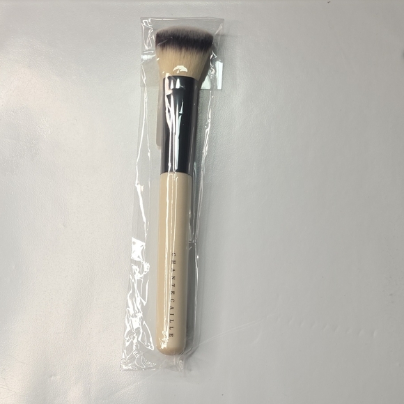 Chantecaille Other - Chantecaille Silver and Cream Makeup Brush